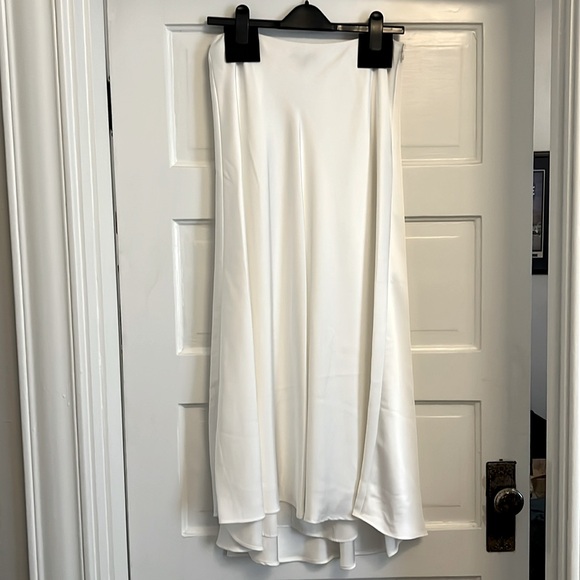 Brooks Brothers Dresses & Skirts - Silky White Midi Skirt Brooks Brothers Bridal Size 8